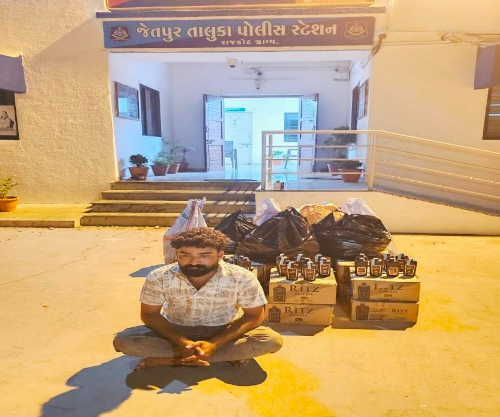 જેતપુરના ખીરસરા રોડ પરથી લાખોના ઈંગ્લિશ દારૂ  સાથે એક ઝડપાયો