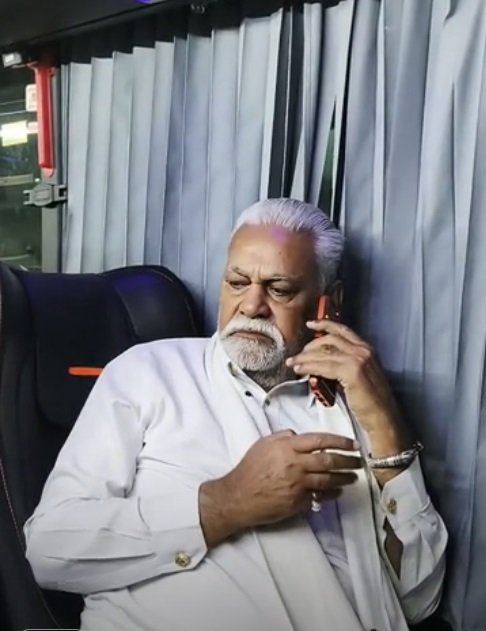 વડાપ્રધાનની અપીલની અસર : સાંસદ રૂપાલા અમદાવાદથી રાજકોટ વોલ્વો બસમાં પહોંચ્યા