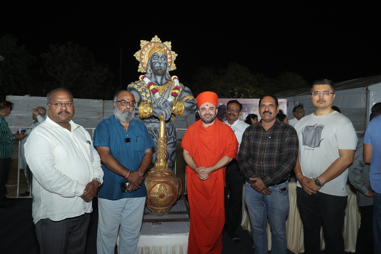 બાગેશ્વર ધામ ખાતેના હનુમંત પૂજન દ્વારા પવિત્ર કરાયેલ 11 અક્ષત કળશોનું રાજકોટમાં આગમન