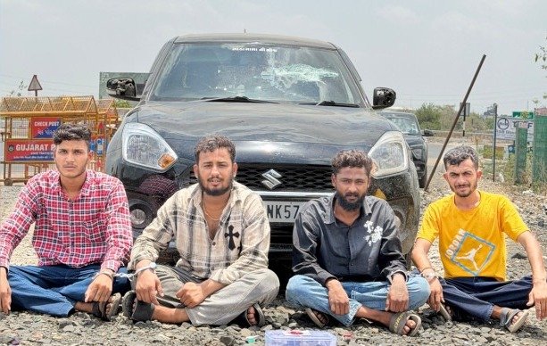 બામણબોર ચેકપોસ્ટ પાસે એમડી ડ્રગ્સ સાથે 4 કુખ્યાત પેડલરોને ફિલ્મી ઢબે ઝડપી લેતુ SOG