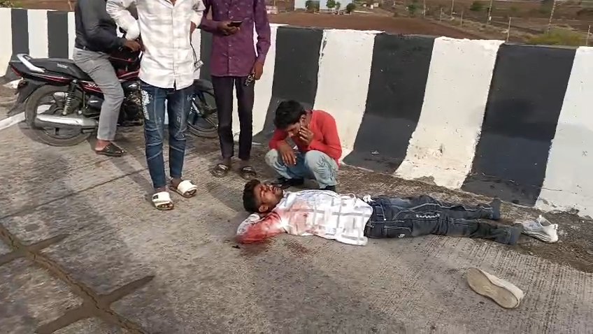 રાજુલાના ભેરાઇ ચોકડી નજીક બ્રીજ પર બાઇકનો અકસ્માત
