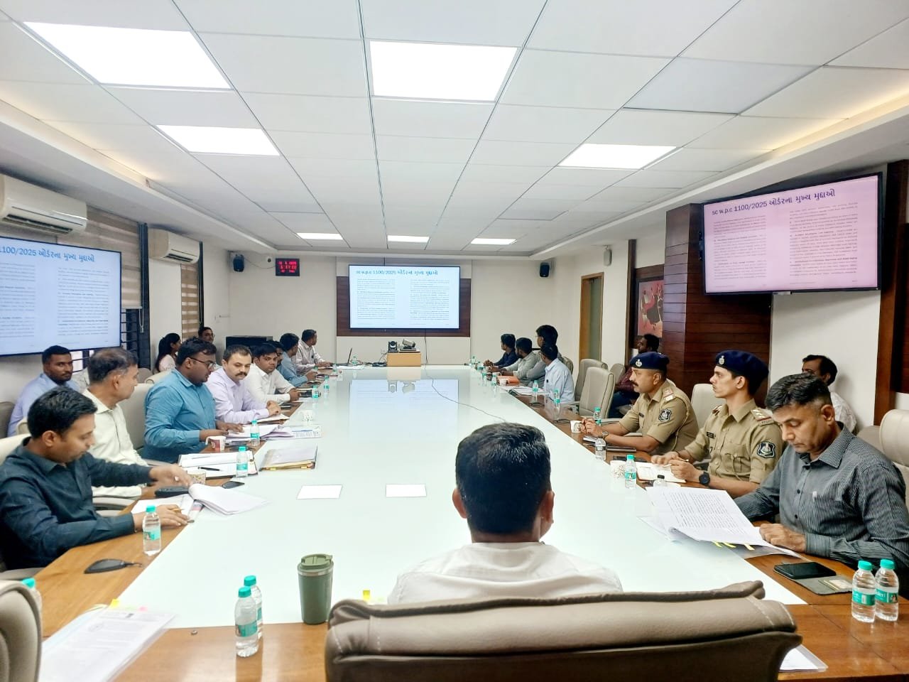 હાઈ-વે પરના ગેરકાયદે દબાણો તાત્કાલિક દૂર અને નવા બાંધકામો બંધ કરવા આદેશ