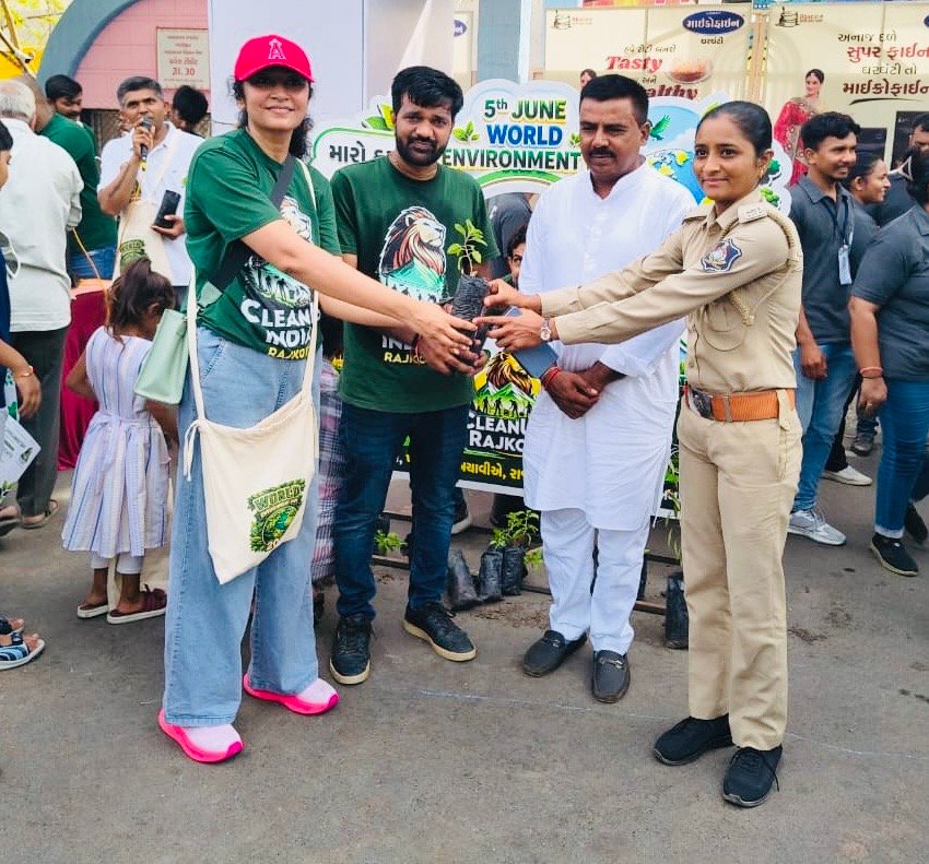 કલીન અપ રાજકોટ ગ્રુપ દ્વારા પર્યાવરણીય જાગૃતિ રેલી યોજાઇ