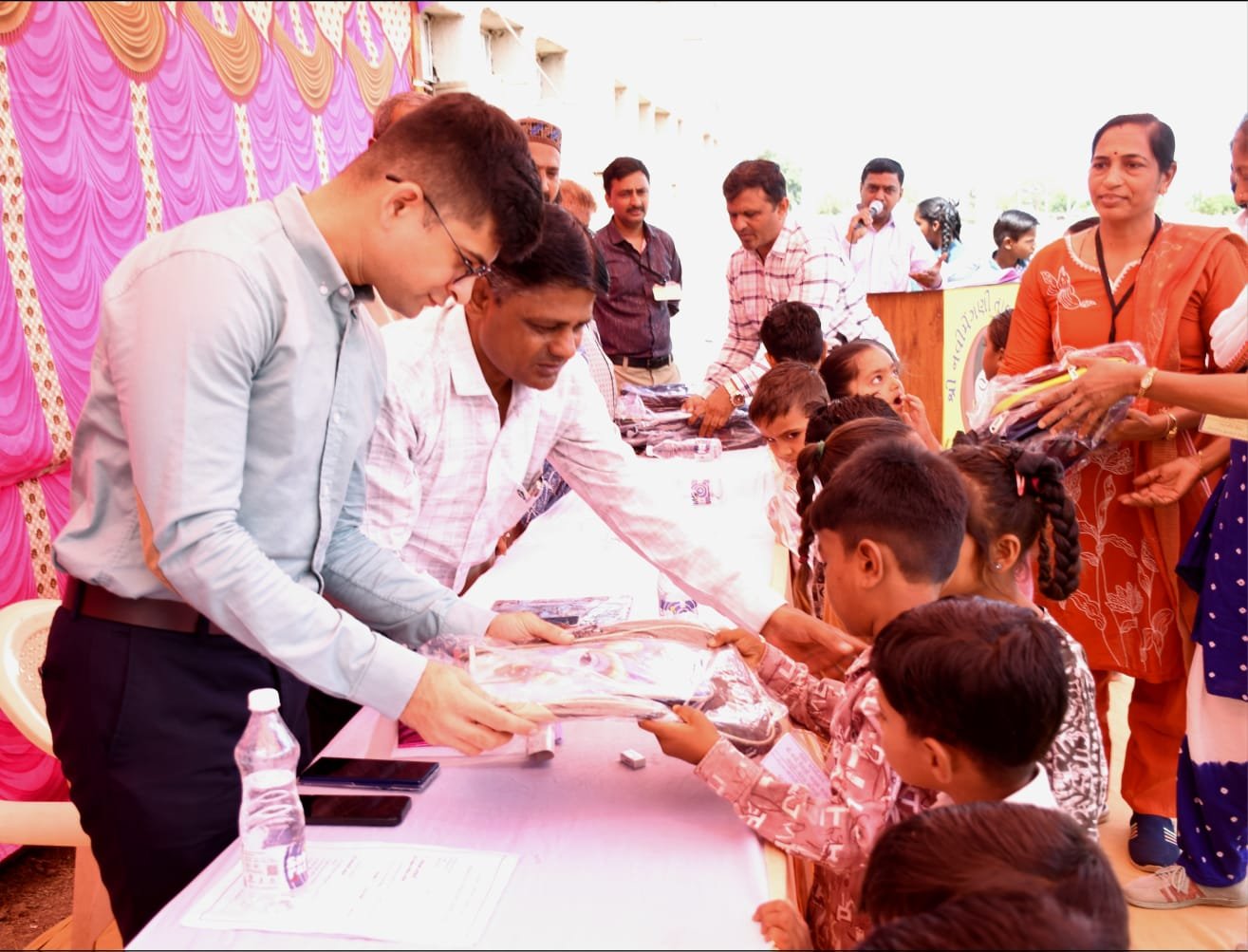 રાજકોટની ૮૦૦ સહિત રાજયની 3૪,૦૦૦ શાળામાં પ્રવેશોત્સવનો પ્રારંભ