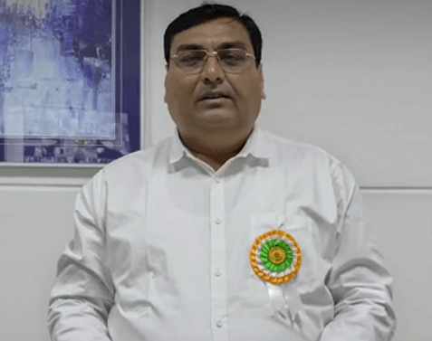 તમારી જગ્યાએ બીજાને નોકરી પર રાખી દીધા છે’ સાંભળતાં જ મેનેજરે ઝેરી દવા પીધી