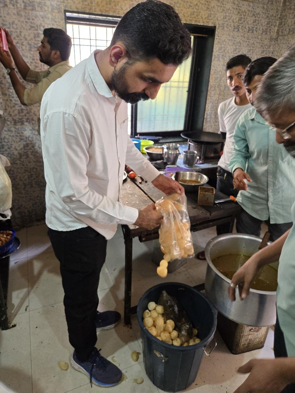  સિવિલની કેન્ટીનમાંથી વાસી ખોરાક ઝડપાયો, ૮૭ પેઢીમાં દરોડા