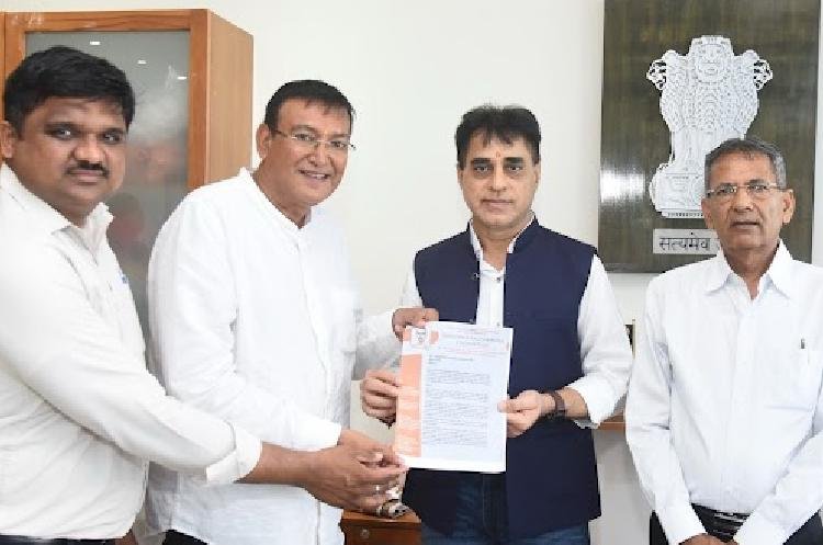રાજકોટ સિવિલમાં સ્પેશ્યાલિસ્ટોની અછત, દર્દીઓ ખાનગીમાં જવા મજબૂર