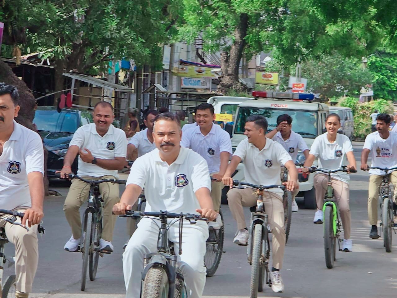 વિરપુર પોલીસ સ્ટેશનના જવાનોએ સાયકલ ચલાવી ફિટ ઇન્ડિયાનો સંદેશ આપ્યો