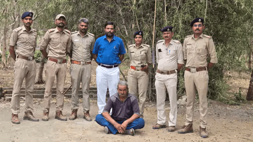 સિંહબાળની હત્યાનો ફરાર આરોપી બાવન ચાવડા કુતિયાણાથી ઝડપાયો