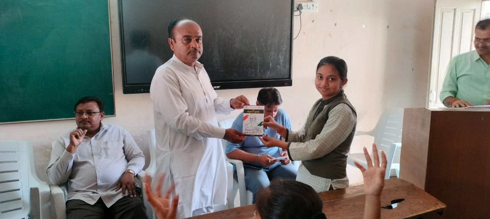  ઉપલેટામાં સિધ્ધનાથ ટ્રસ્ટ દ્વારા રાષ્ટ્રીય વાંચન દિવસની ઉજવણી કરાઇ