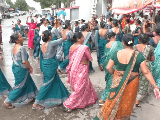 મોરબીના જેતપરમાં ખેડૂત ઉપવાસ છાવણીમાં મહિલાઓએ ગરબા લીધા