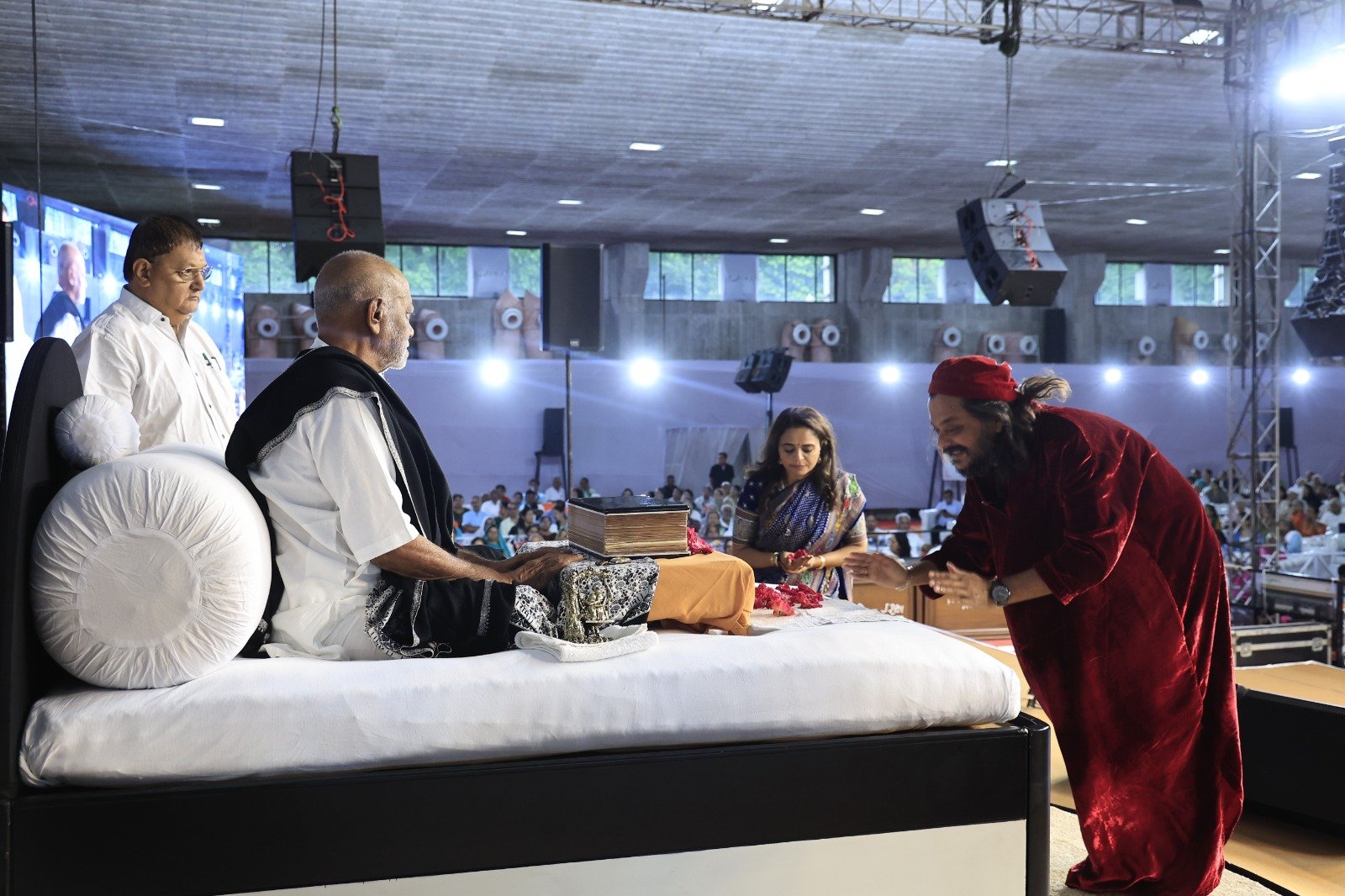 પ્રકૃતિનો અનાદર એ પરમાત્માનો અનાદર છે : મોરારિબાપુ