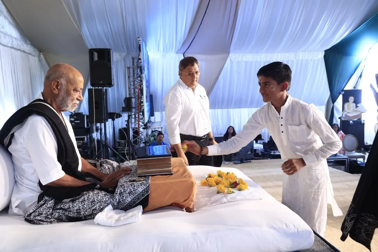 ભજનનો અર્થ છે ભરપૂર પ્રેમ : મોરારિબાપુ