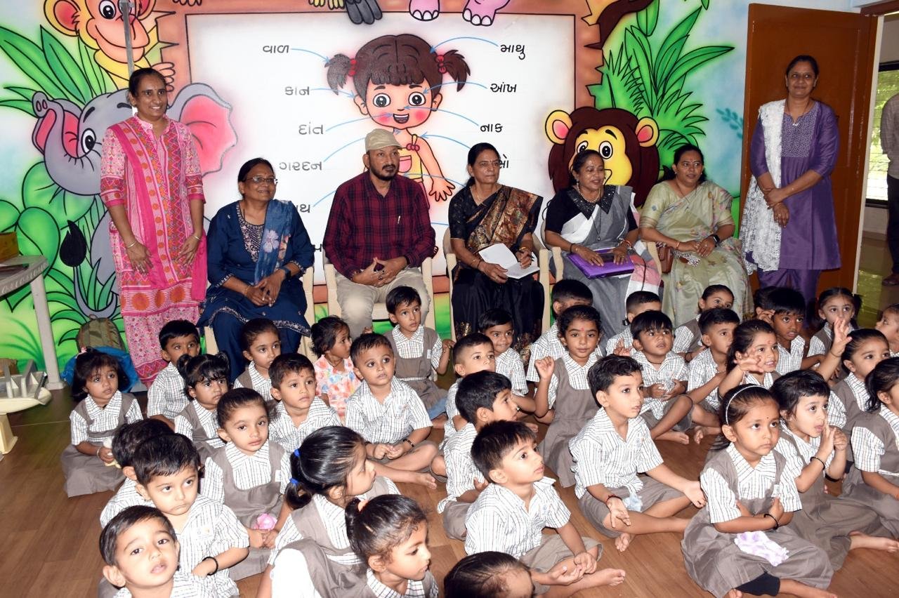 શહેરની ૮૯ શાળામાં આહાર પહોંચતા પીએમ સેન્ટ્રલાઇઝ કિચનની ચકાસણી કરતું આયોગ