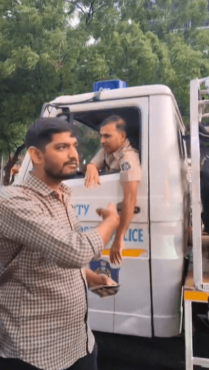 નિયમો માત્ર જનતા માટે? : વિમા વગરની ટોઇંગ વાન દોડાવતું ટ્રાફિક વિભાગ