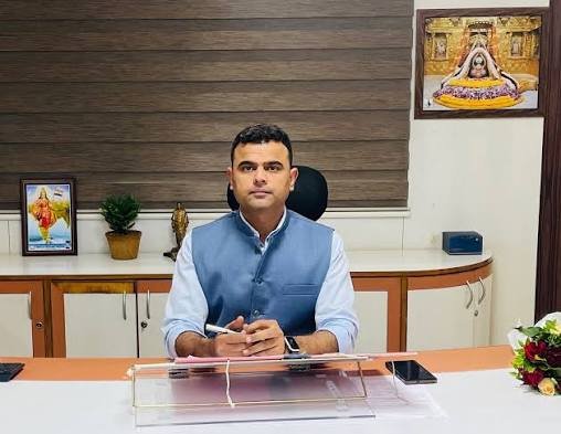 પોલારપર-રણજીતગઢમાં પ્રાથમિક સુવિધાનો અભાવ, કલેકટર સમક્ષ વ્યથા ઠાલવતા લોકો