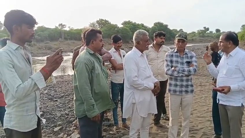ઉનાના નાદરખમાં ખનિજ માફિયાનો કહેર,પુર સંરક્ષણ પાળો તોડી 60 પરિવારોને બરબાદ કર્યાં 