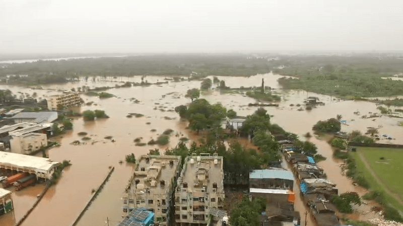 ગુજરાતમાં મેઘતાંડવ, નર્મદામાં બે કલાકમાં 5 ઇંચ વરસાદ