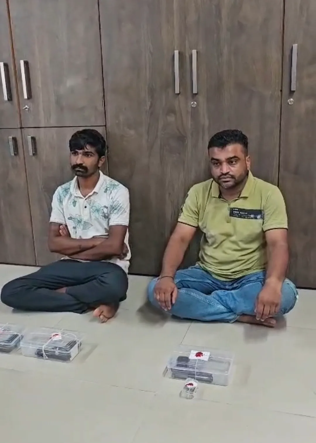 વેપન કાર્ટેલ રેકેટમાં વધુ બે શખ્સોને ત્રણ દેશી પિસ્તોલ અને કારતૂસ સાથે ઝડપી લેતી PCB