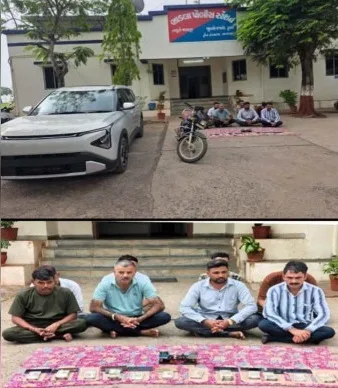 વિરપરની સીમમાં ધમધમતી જુગાર કલબ પર SMC નો દરોડો,11 શખ્સો ઝડપાયા
