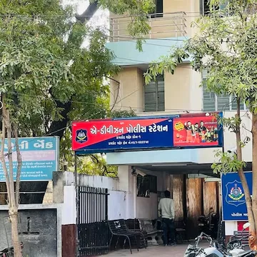 સોની બજારમાં બાળમજૂરી કરાવતા બે દુકાનદારો અને એક ઠેકેદાર સામે એ-ડિવિઝનમાં ફોજદારી ગુનો!