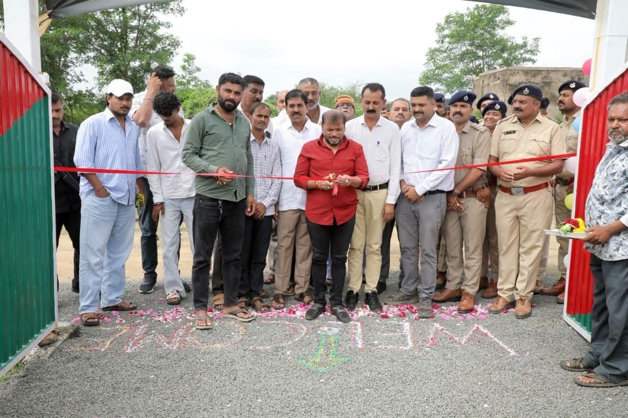 રાજુલાના વાવેરા ગામે ‘વન કવચ’નું ધારાસભ્ય હીરાભાઈ સોલંકીના હસ્તે લોકાર્પણ