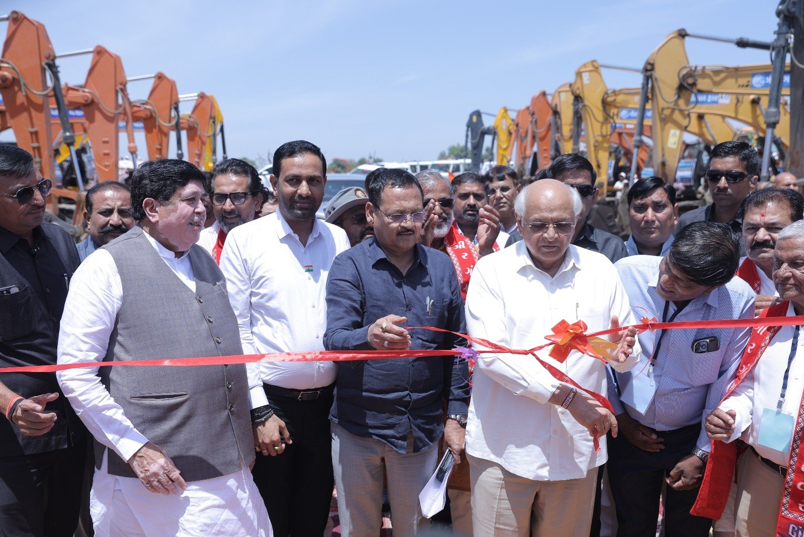 સૌરાષ્ટ્ર-કચ્છના 355 ગામોમાં ગીરગંગા ટ્રસ્ટ દ્વારા જળસંચયના ભગીરથ કાર્યોનો ધમધમાટ