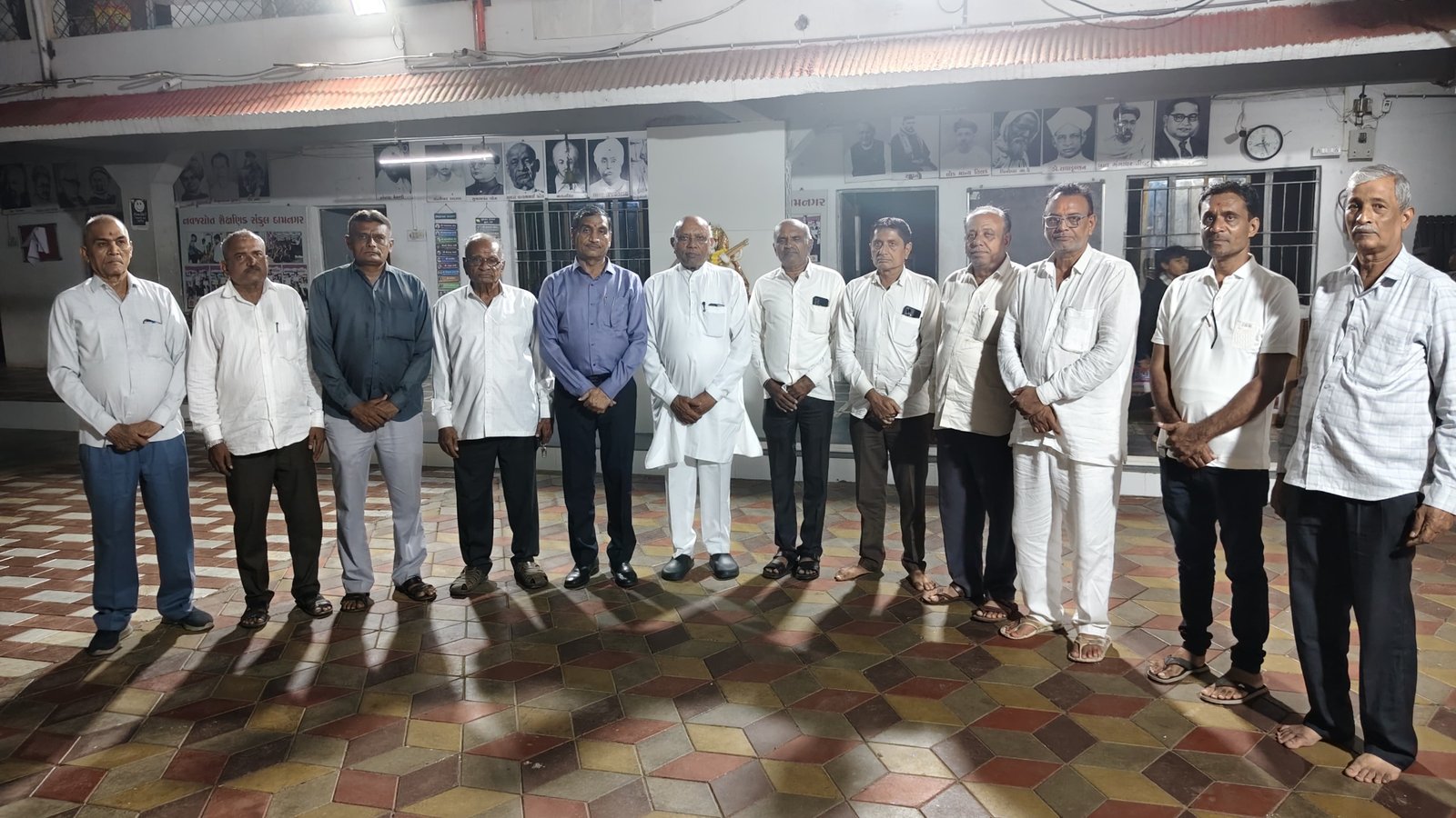 દામનગરની પરમાર્થ નિઃશુલ્ક કન્યા છાત્રાલયની શુભેચ્છા મુલાકાત લેતા કાનજીભાઈ ભાલાળા