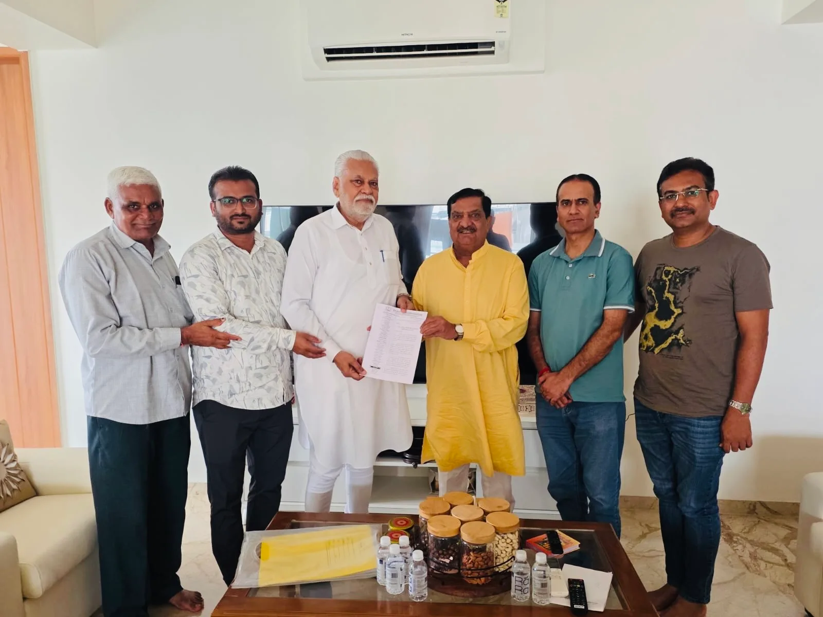 રાજકોટને હાઈકોર્ટની બેંચ આપવા સાંસદ-ધારાસભ્ય સમક્ષ વકિલોની ધા