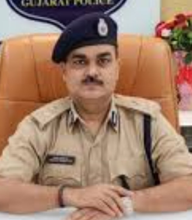 પાણીના નિકાલમાં ઘાસ નાખતા અટકાવતાં ખેડૂતને પિતા-પુત્રની ધમકી