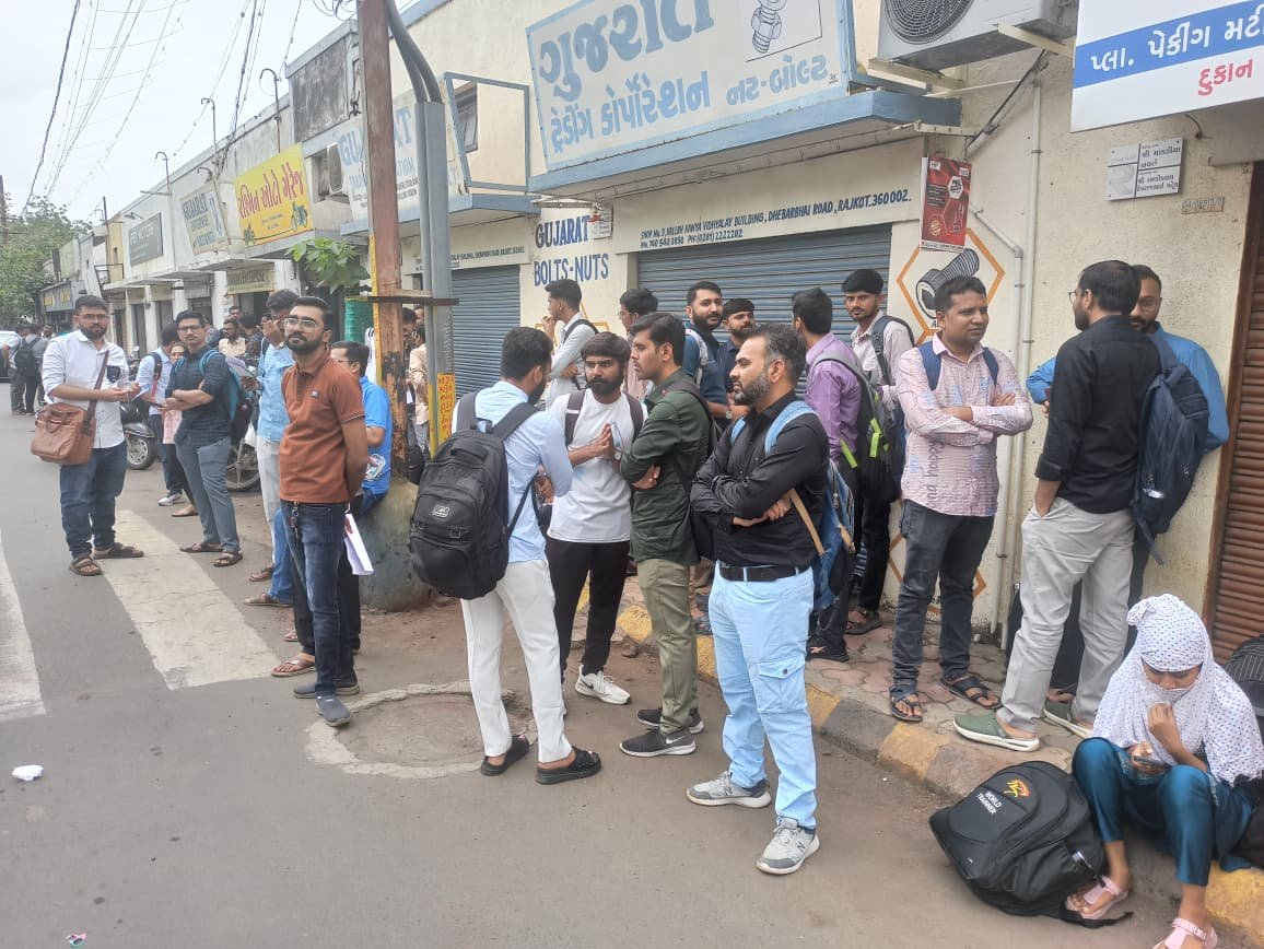 આચાર્ય બનવા ૯૦૦૦થી વધારે ઉમેદવારે આપી HTAT પરીક્ષા